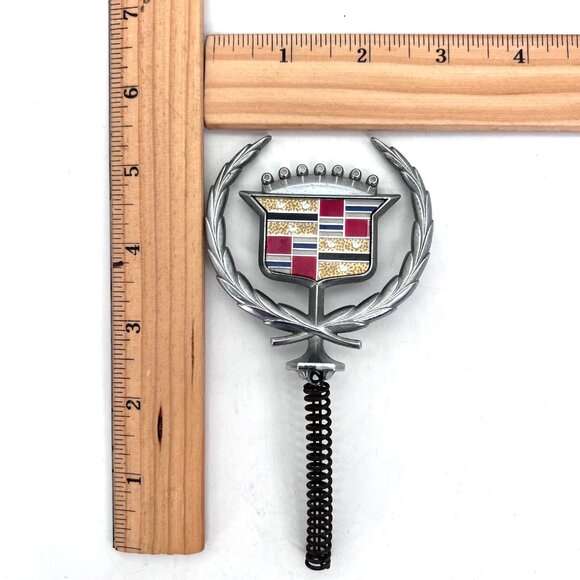 Vintage 80s Cadillac Hood Ornament Emblem Wreath & Crest Design Spring Mount - Picture 8 of 9
